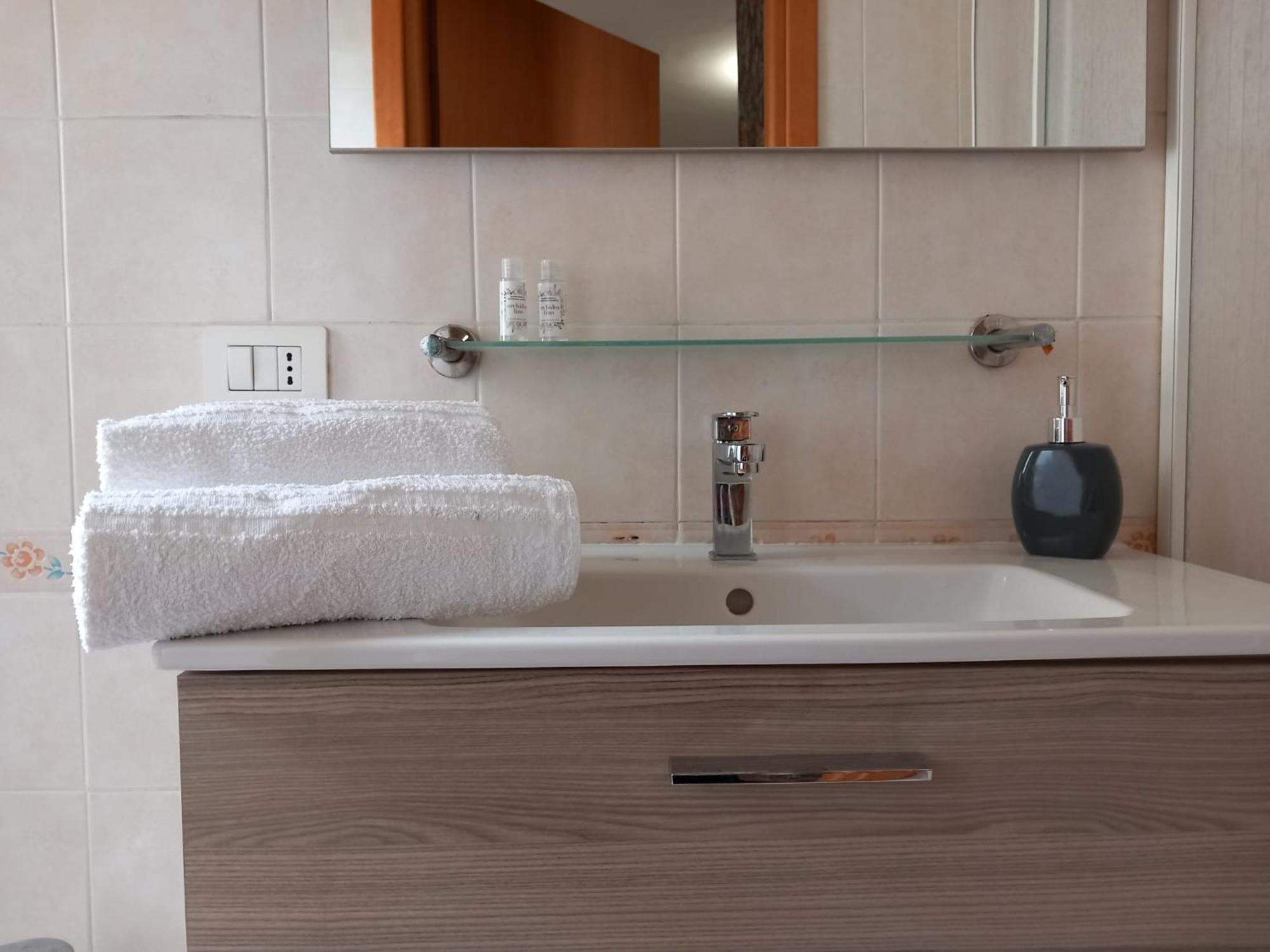 Baaria Porto Rooms Milazzo Esterno foto